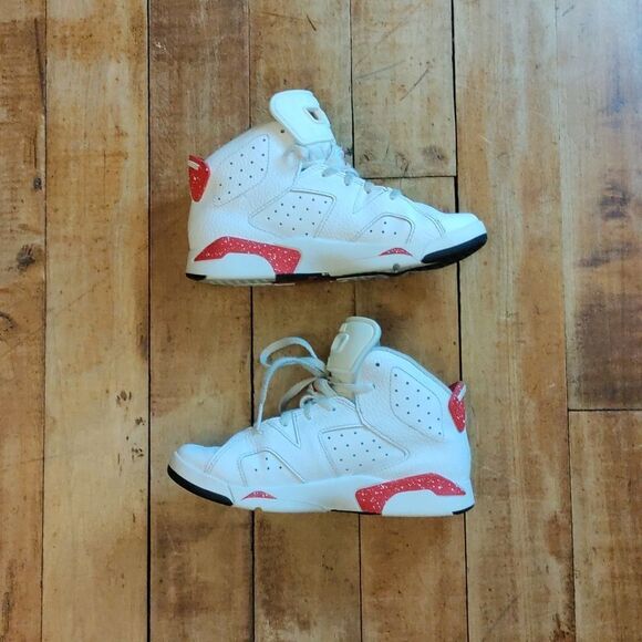 Air Jordan 6 Retro Red Oreo size 2 Youth White Red Sneakers Jordans Unisex - Picture 2 of 9